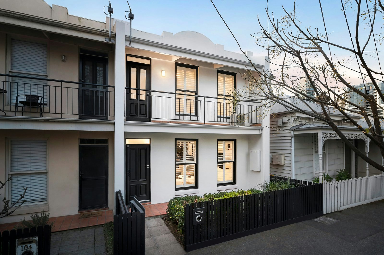 102 Palmerston Crescent, South Melbourne, 3205