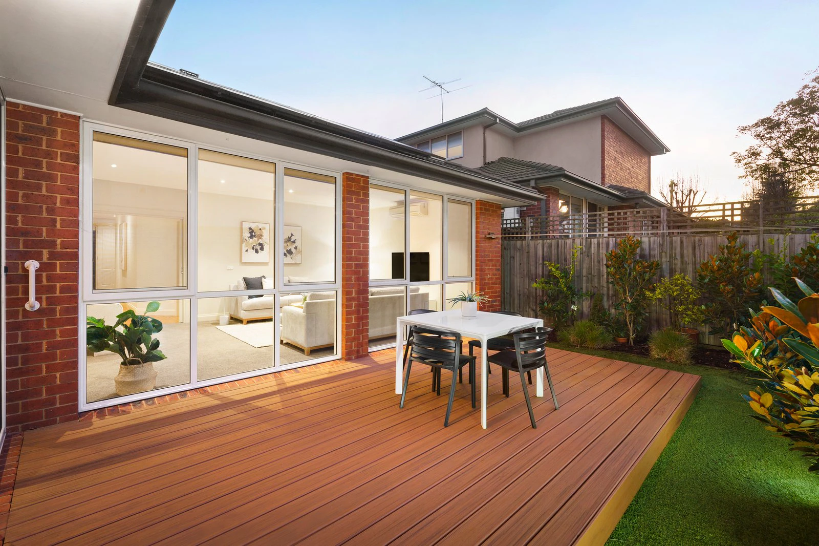 2/27 Orange Grove, Camberwell, 3124