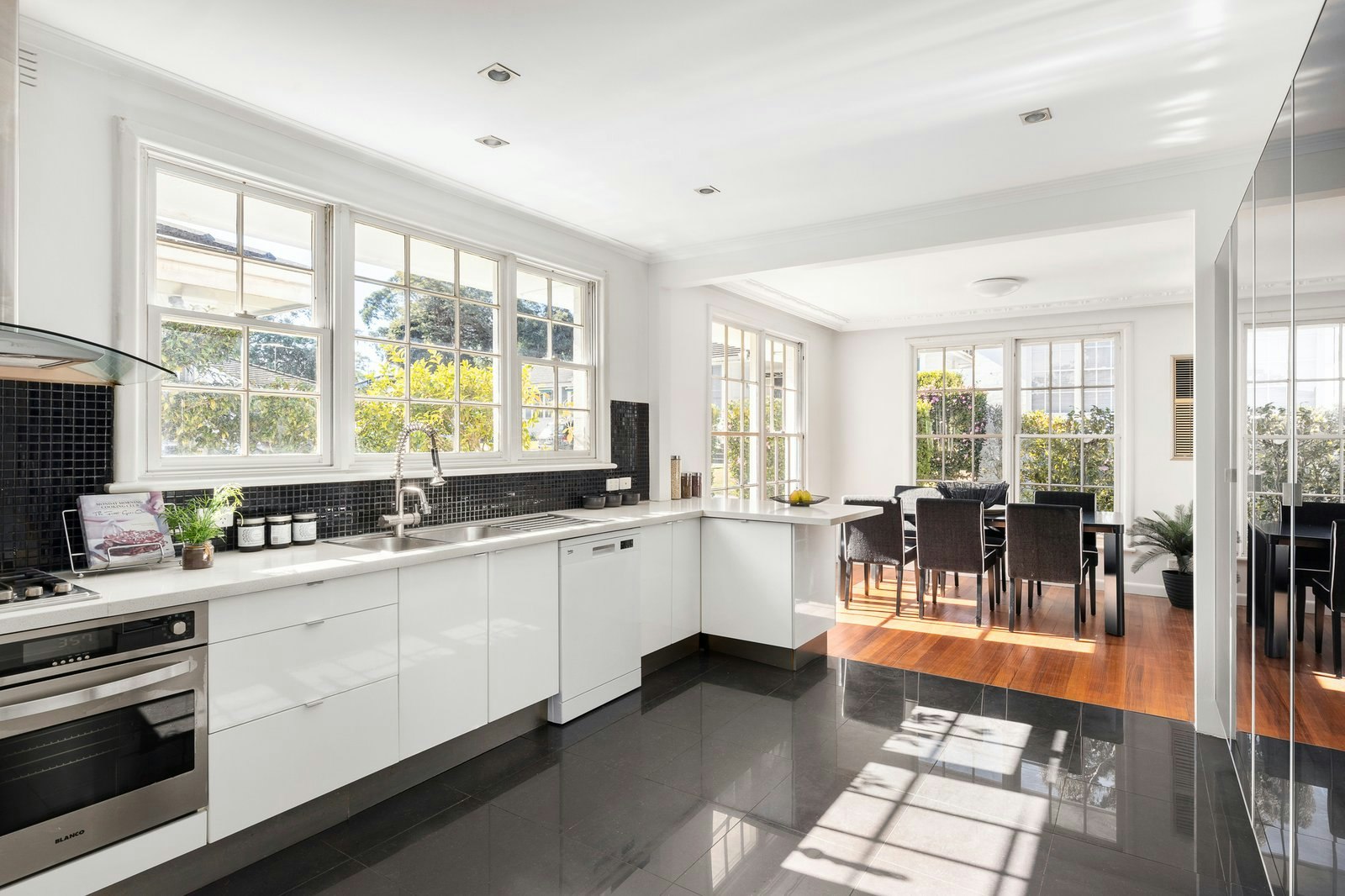 1/393 Barkers Road, Kew, 3101