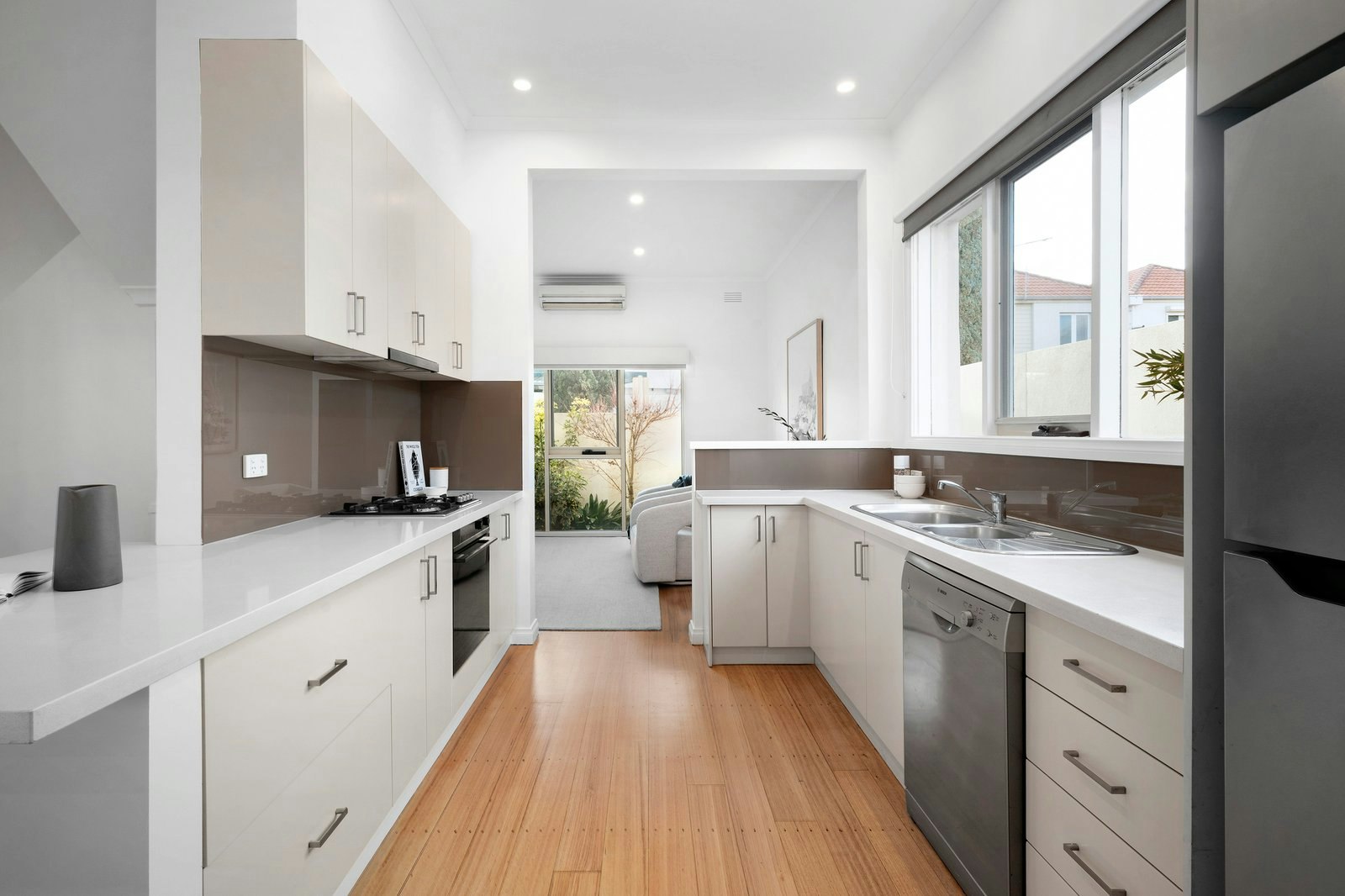 2 Little Swallow Street, Port Melbourne, 3207