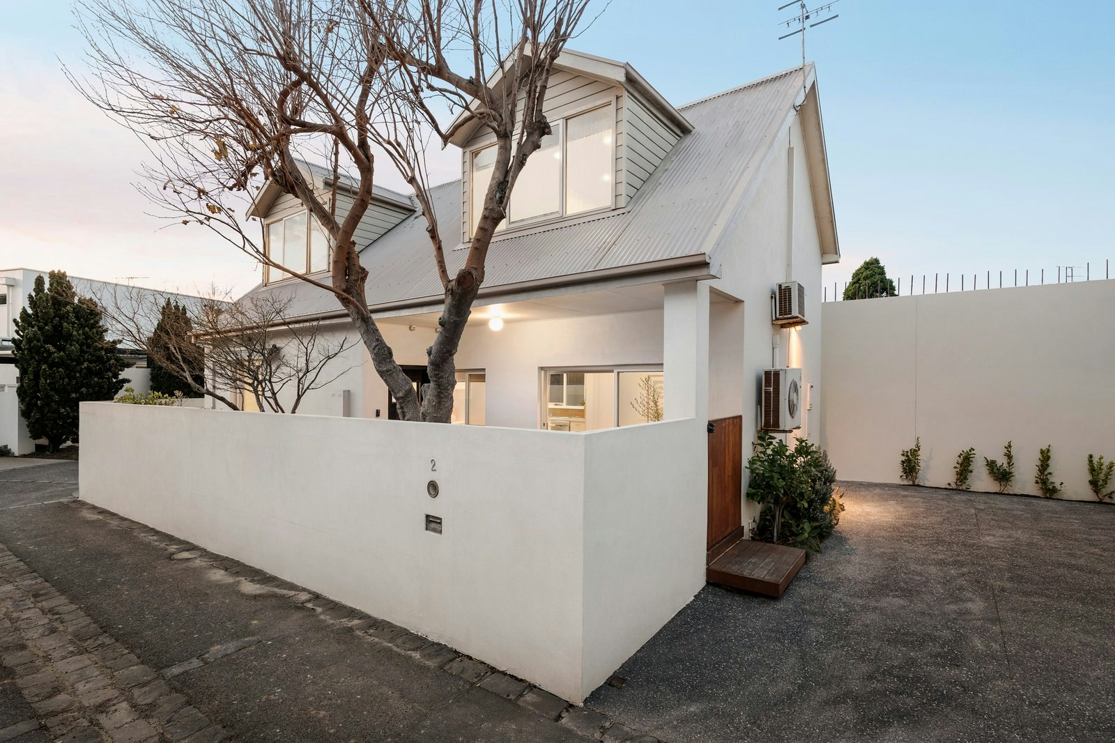 2 Little Swallow Street, Port Melbourne, 3207