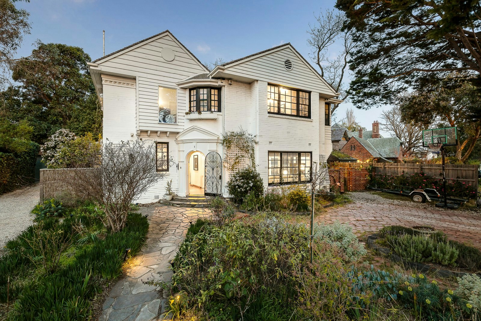 1 Athol Place, Canterbury, 3126