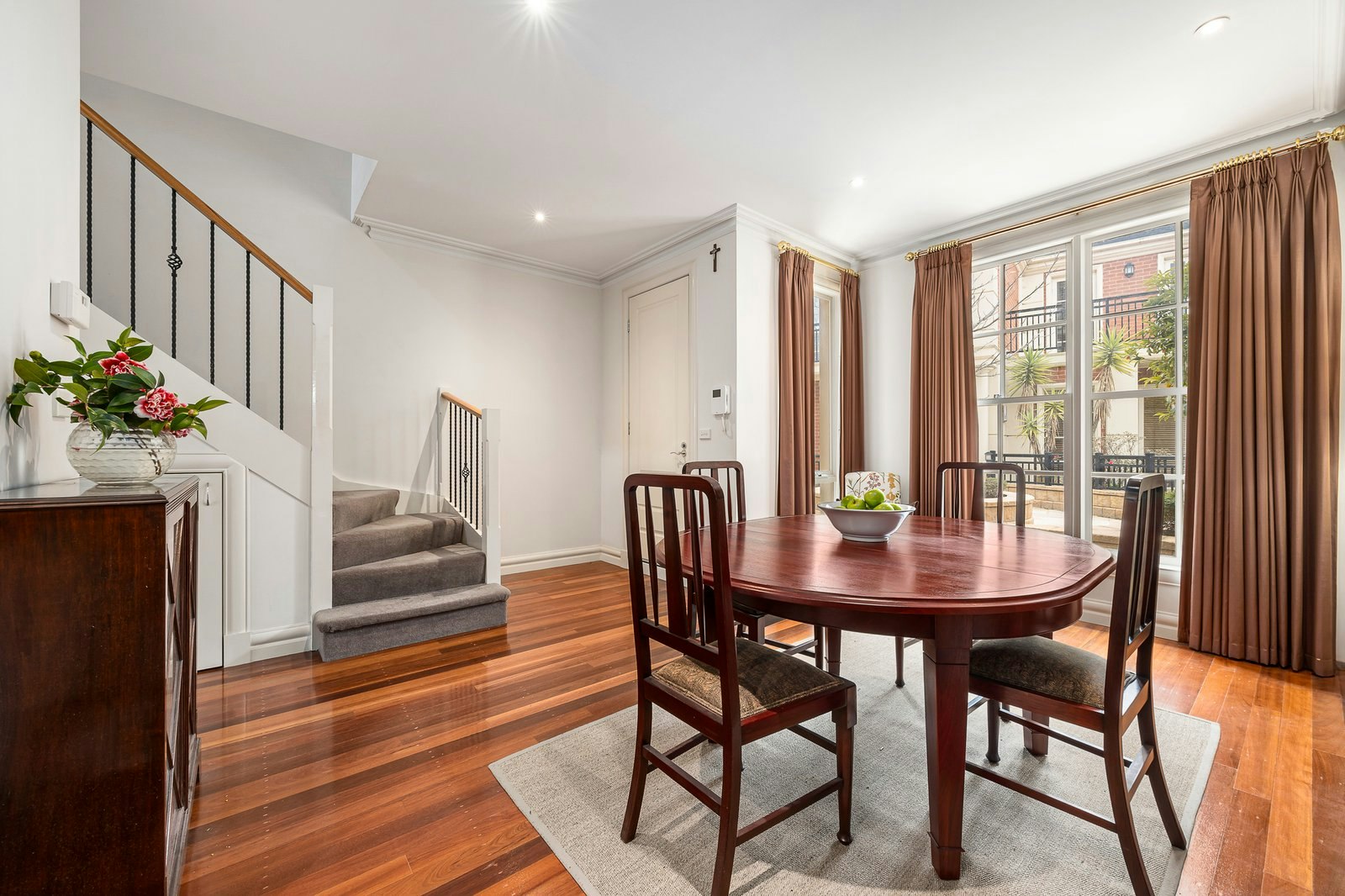 2/10 Lalbert Crescent, Prahran, 3181