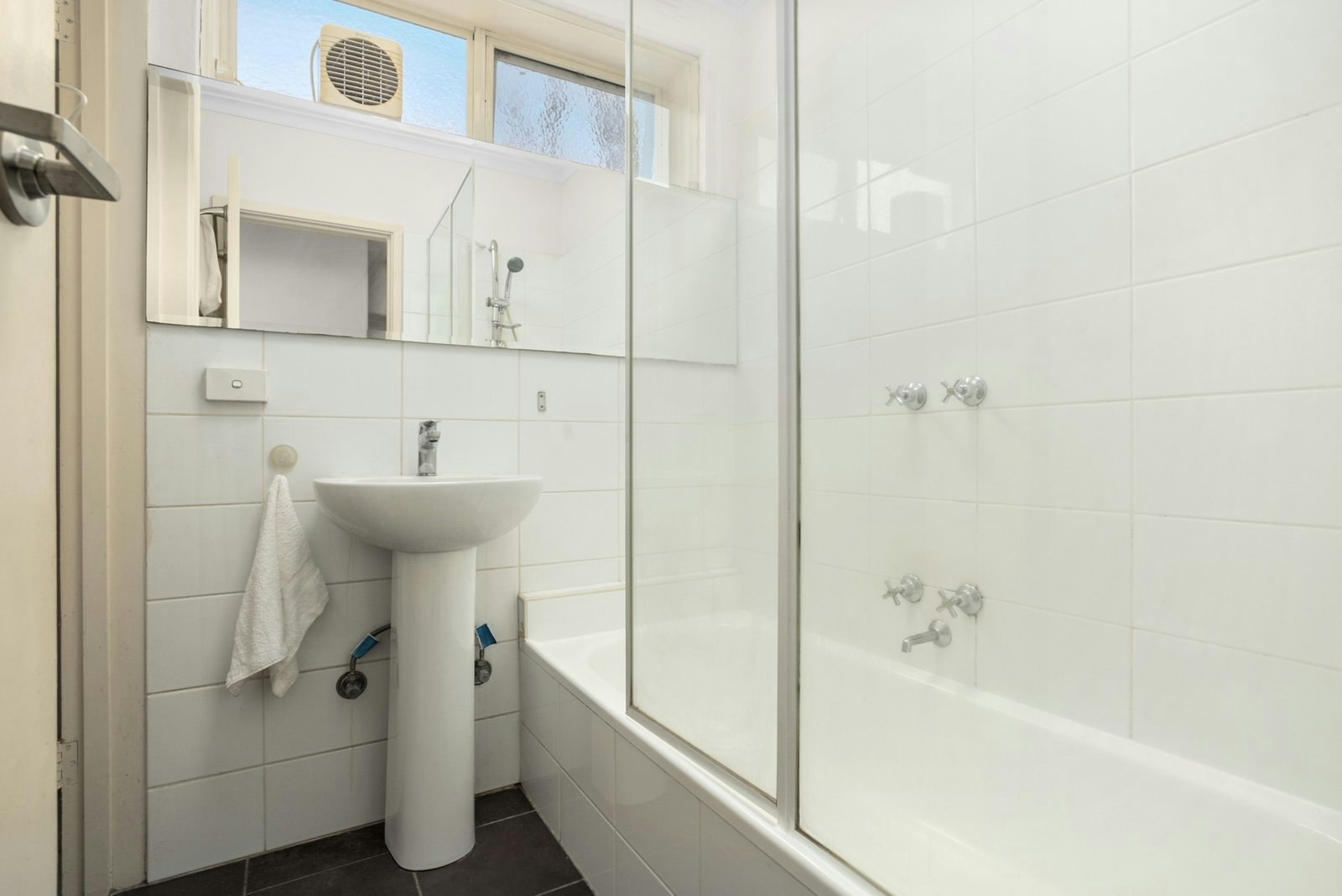 3/8 Commercial Road, Mentone, 3194