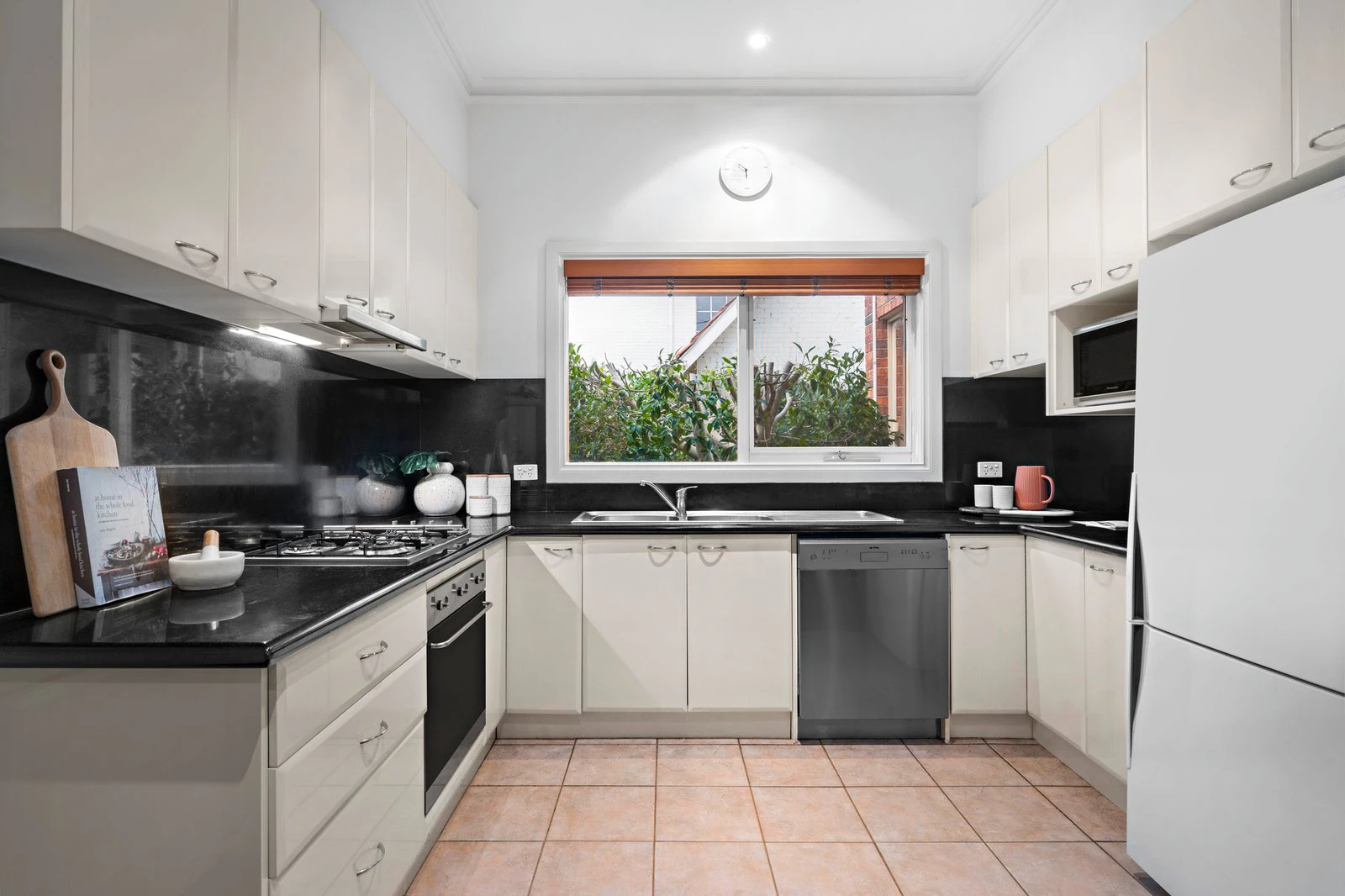 1/16 Montclair Avenue, Brighton, 3186
