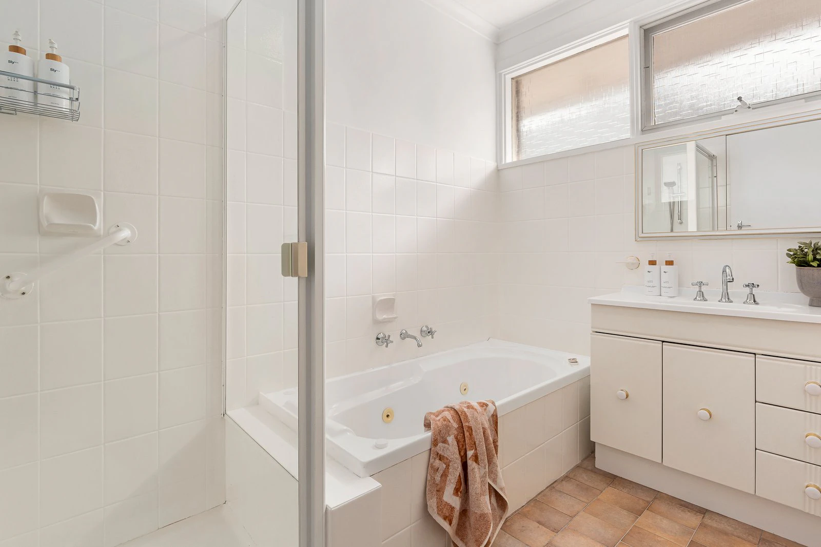 2/17 Regent Street, Camberwell, 3124