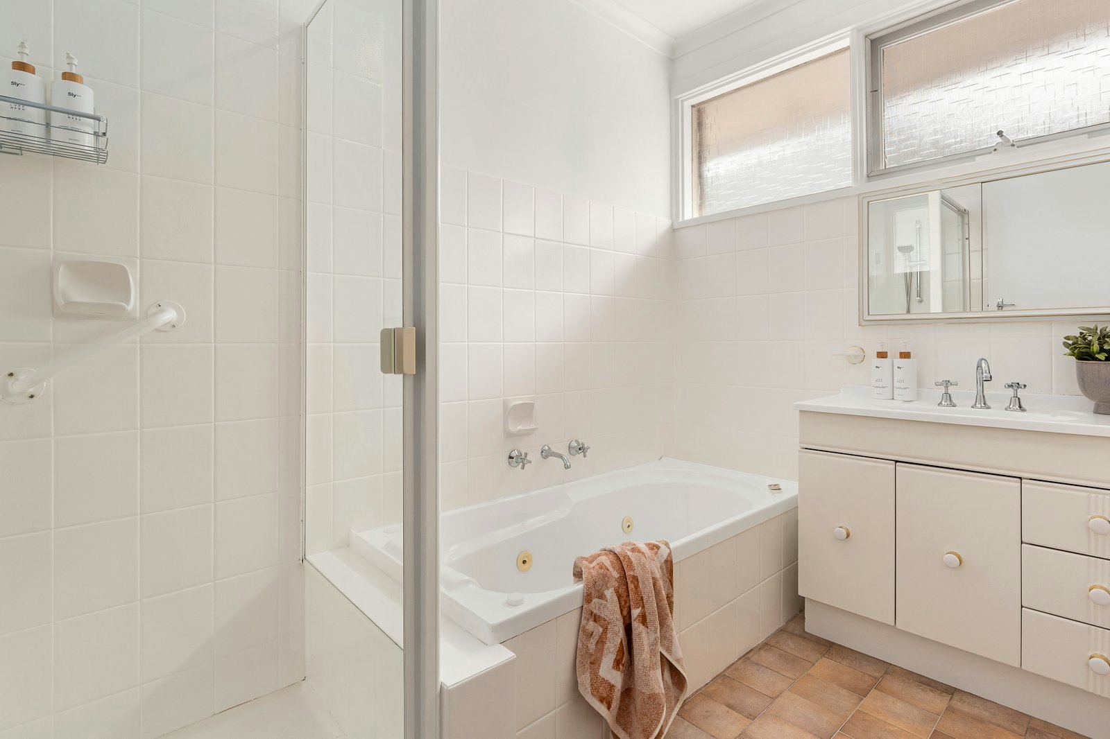 2/17 Regent Street, Camberwell, 3124