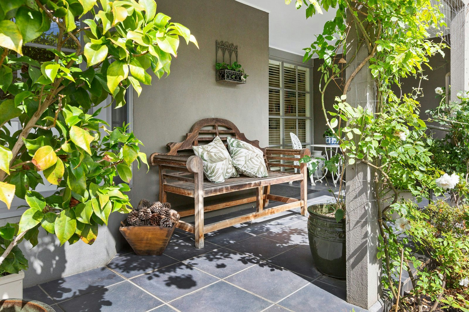 balcony