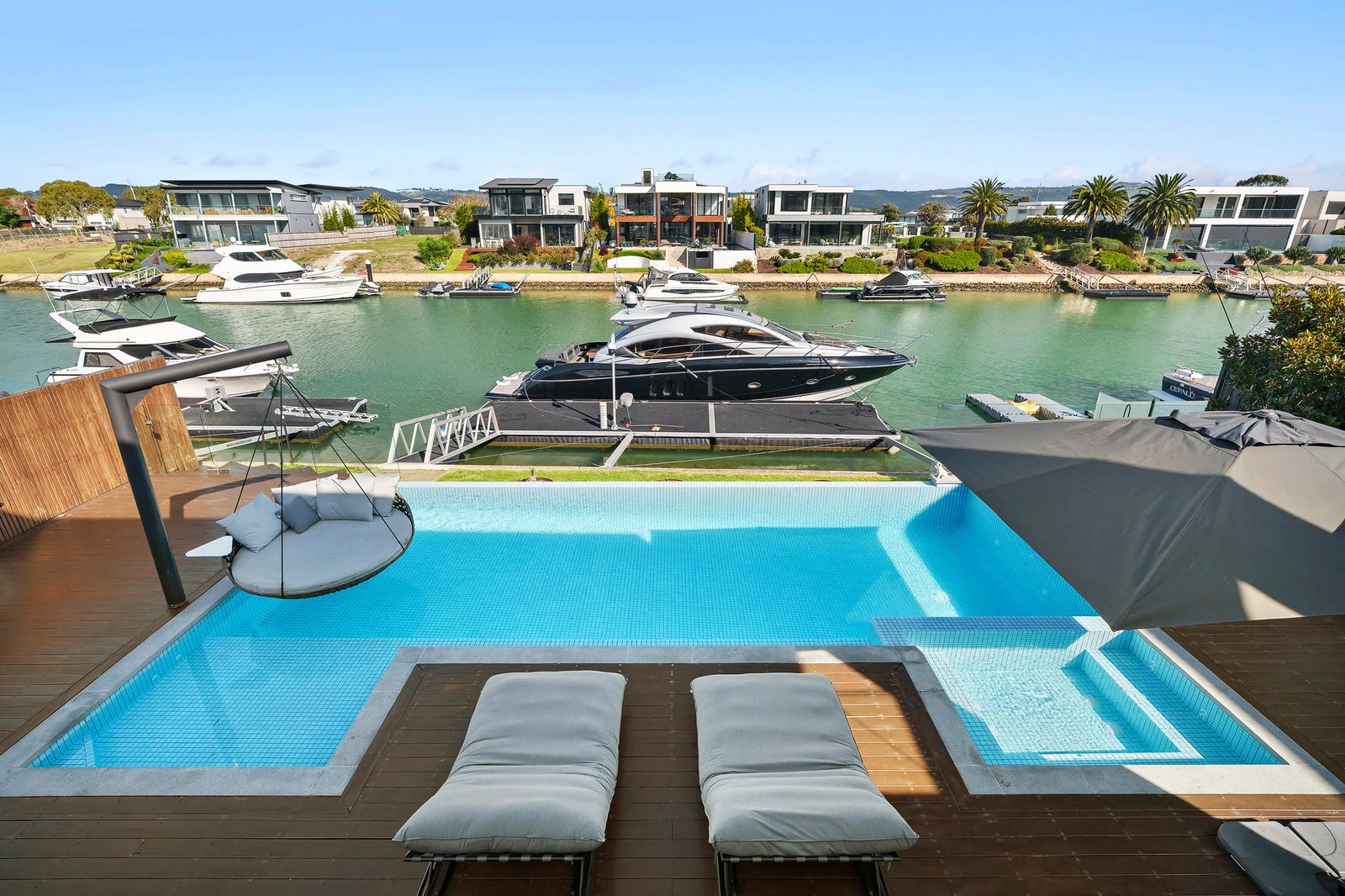 yacht