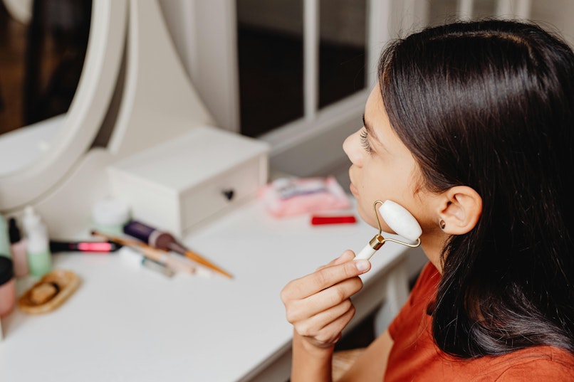 an image of 84% of teen girls feel pressured to “glow up” before school starts article