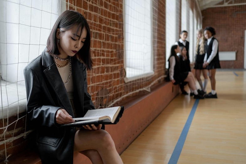 an image of What to do if your daughter feels invisible at school article