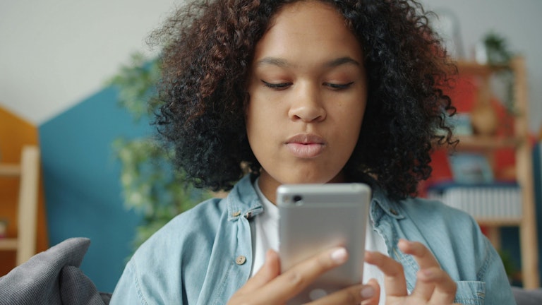 an image of What do I do if my daughter is being cyberbullied? article