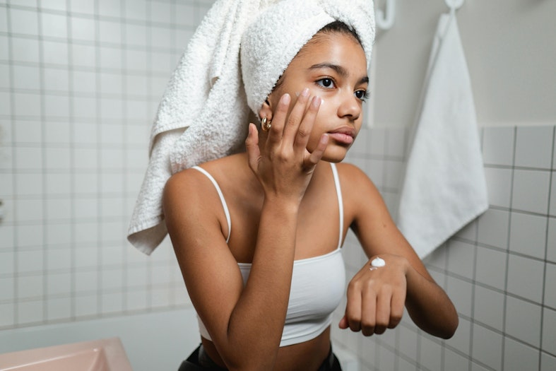 an image of What is cosmeticorexia and could my daughter have it? article