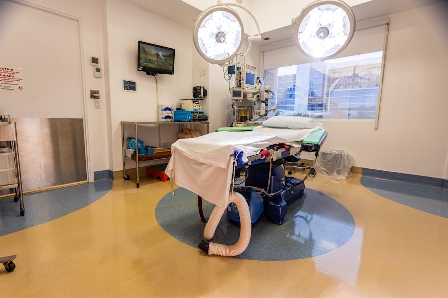 Operating room Dr. Glynn Bolitho