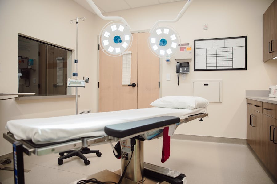 patient room at LaVie Plastic Surgery