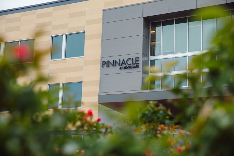 exterior of LaVie Plastic Surgery