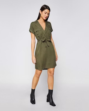 Os vestidos que mais embelezam as mulheres pequenas