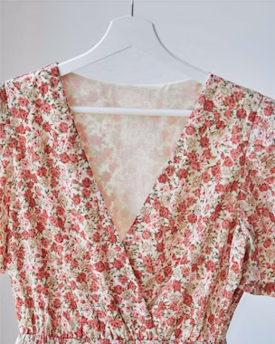 Os melhores tops de verão para mulheres com seios grandes Lookiero