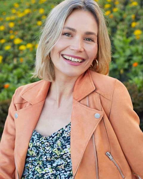 Como usar um blusão biker em qualquer idade