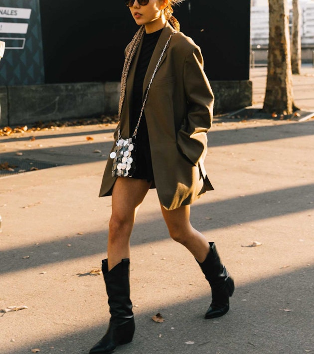 Black Boots How To Wear Knee High Boots 2021 Boot Trends 2022