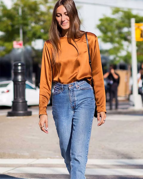 Get the Autumn Feels with These Mom Jeans Outfit Ideas