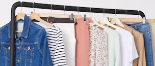 Look del guardaroba capsula primaverile