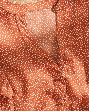 camicette di chiffon che l'estate deve avere