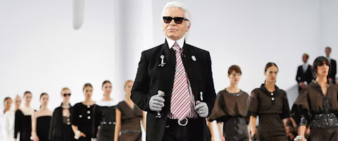 Recordamos el legado de estilo que nos dejó Karl Lagerfeld