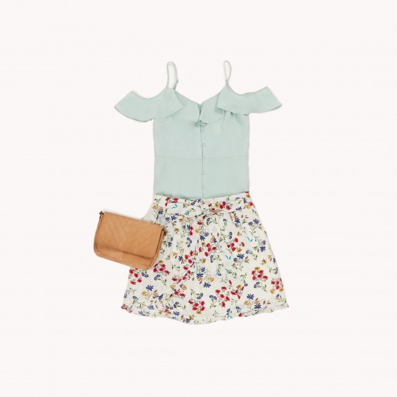 look top verde mint off shoulder con falda flores