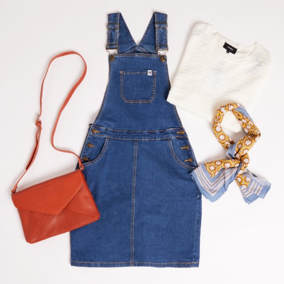 Look con peto vaquero