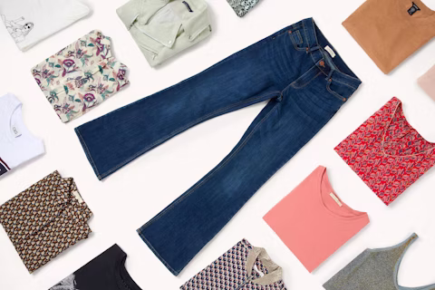 ¿Jeans Slouchy? ¡No! El must-have de este otoño son los jeans flare