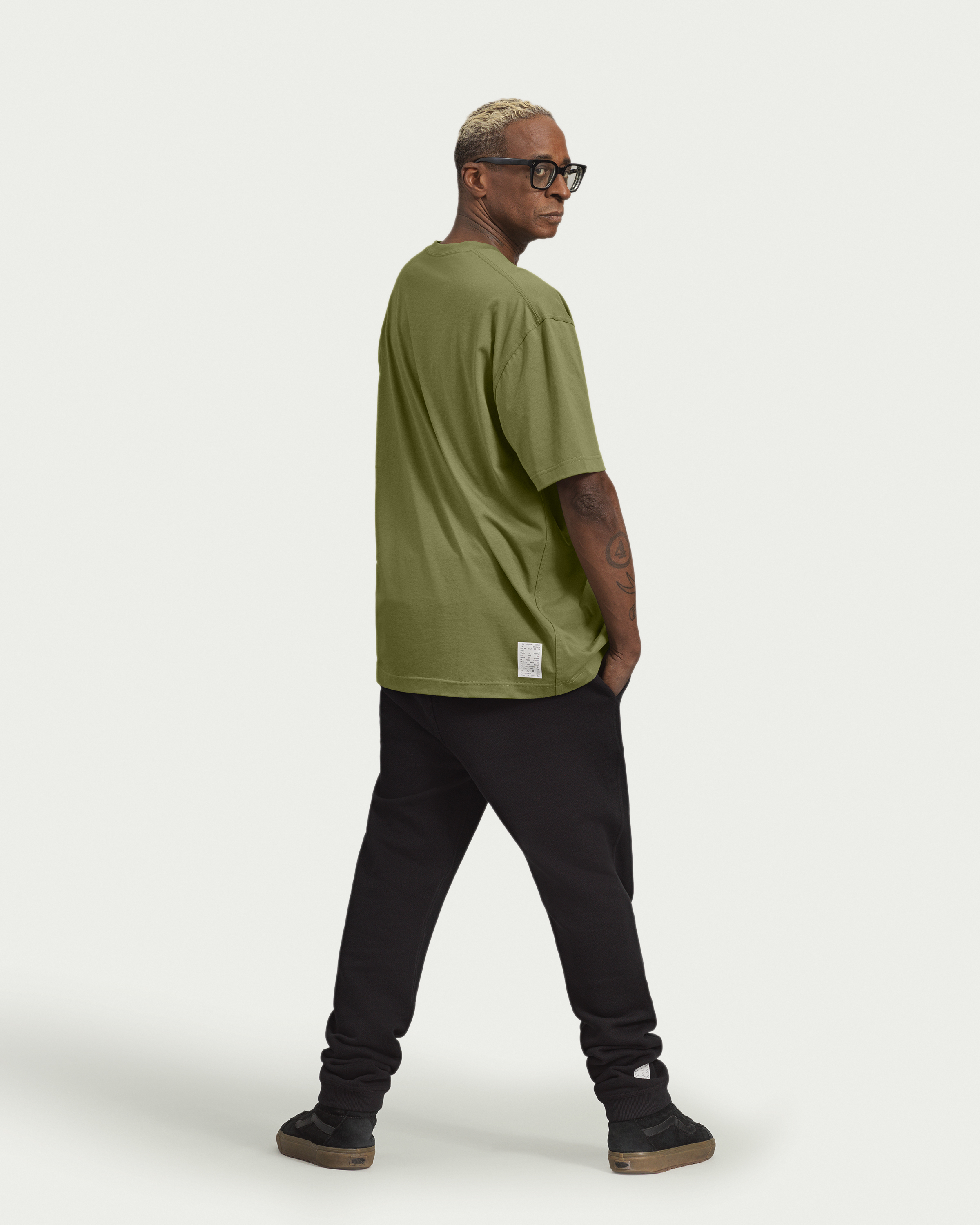oversized_tshirt_from_back