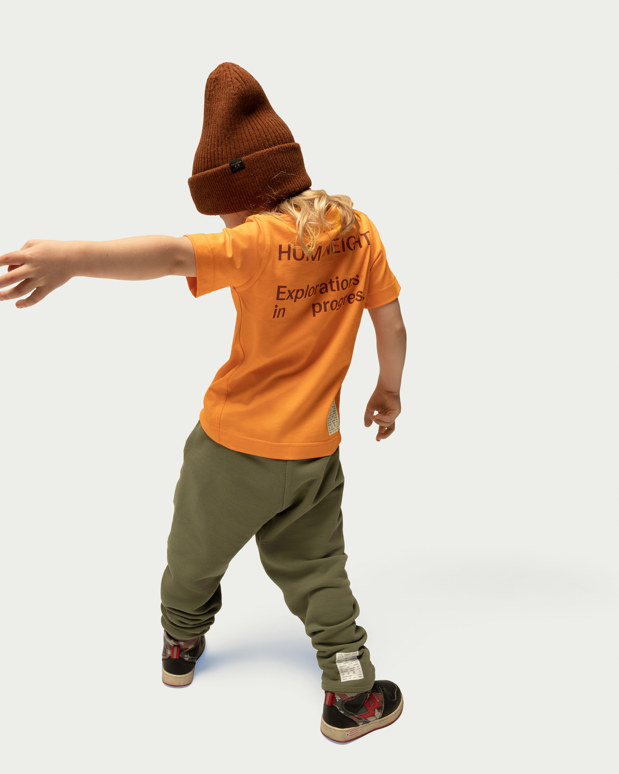 kids_tshirt_from_back