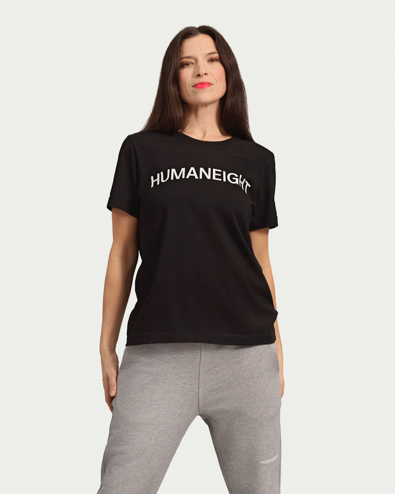 woman_in_black_tshirt_humaneight