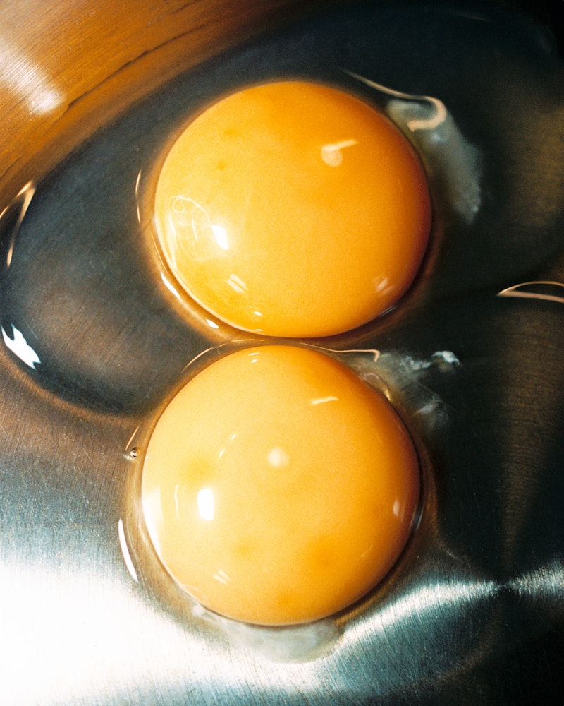 image_of_2_eggs