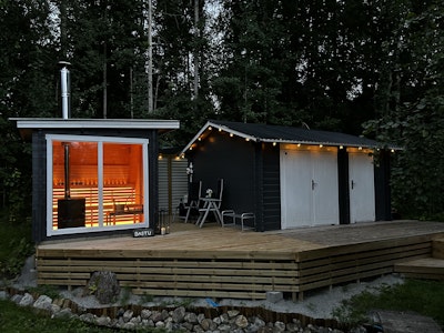 Wir sind sehr zufrieden mit der Sauna, besonders mit den schönen Bänken. Alles war leicht zu montieren und wir haben sie an einem Tag aufgebaut.