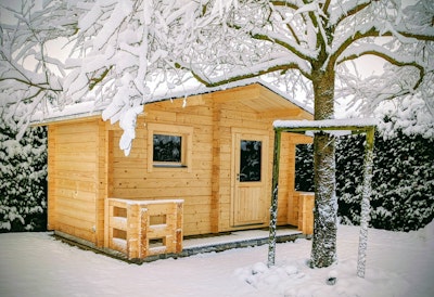 Unsere neue Sauna ist wirklich ein Hingucker geworden. Auch die gesamte Abwicklung mit Polhus verlief reibungslos und die Kommunikation war stets professionell und nett. Ebenso der Aufbau der Sauna hat sich als sehr leicht gestaltet und ist sehr gut dokumentiert. Wir sind mehr als zufrieden!
