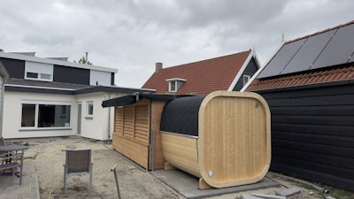 Joli sauna, bonnes instructions, et après le montage nous avons déjà profité du sauna de nombreuses fois.