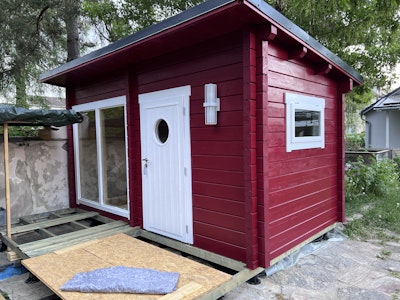 Le kit en bois s’assemblait parfaitement, tout s’ajustait très bien
