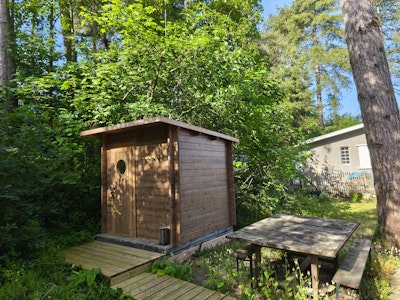 En rejäl bastu som gick att sätta upp på några dagar under sommaren. 