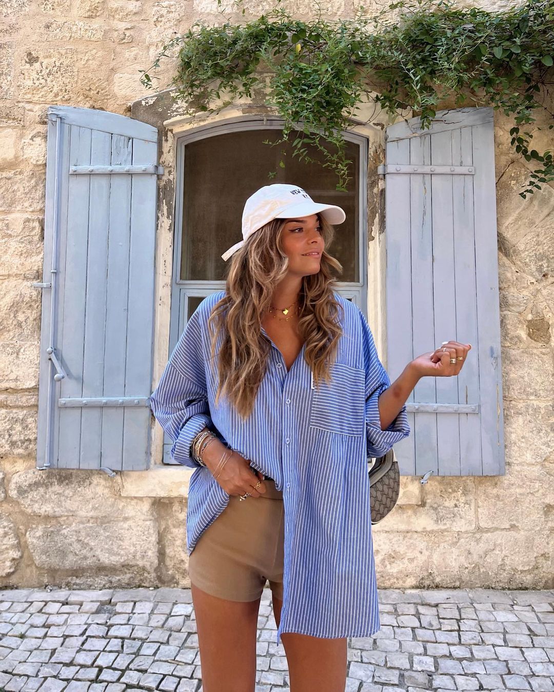 10 Warm Weather Staple Outfits For When You Feel Like You Have Nothing To  Wear | Evie Magazine
