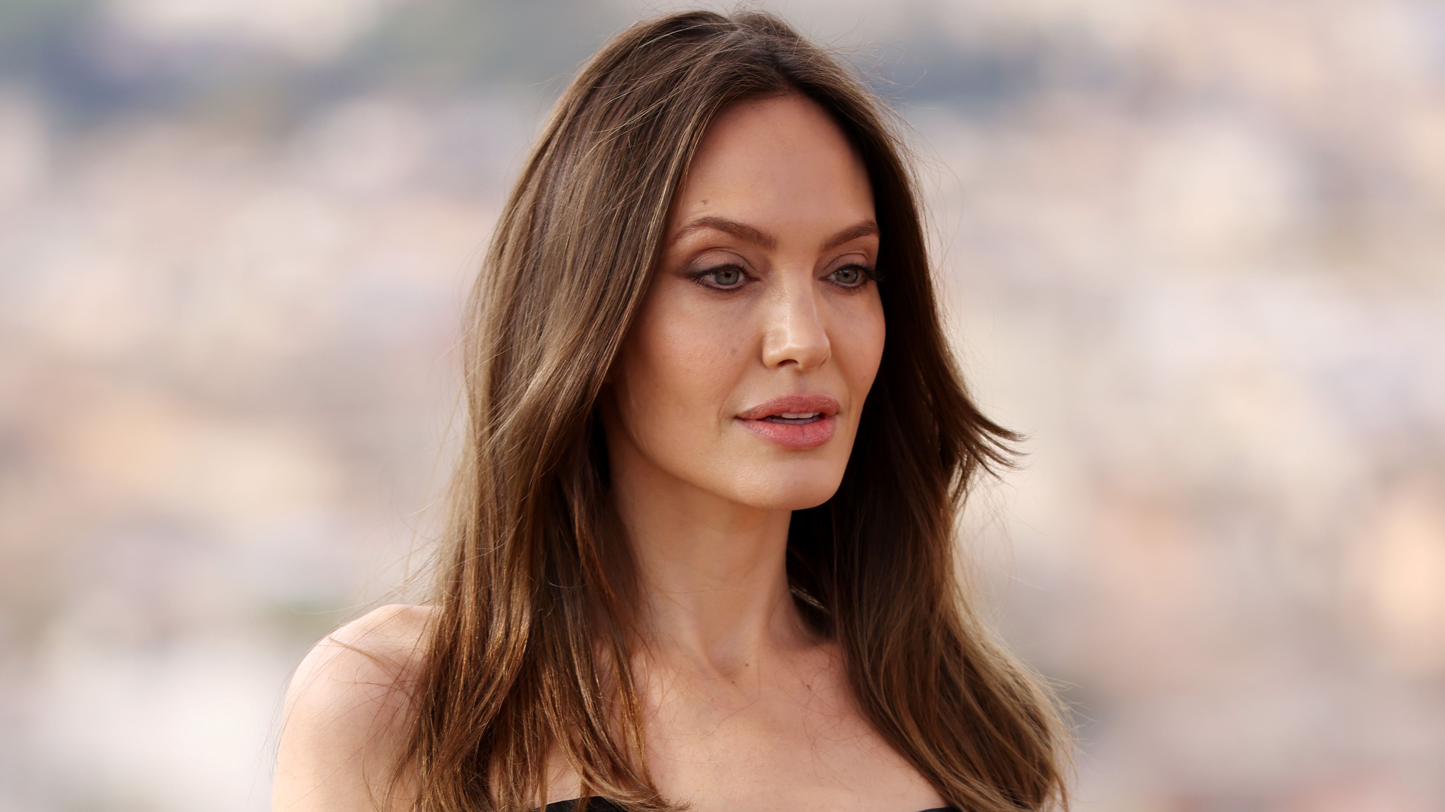 Angelina Jolie Spotted With A Billionaire Rothschild On A Lunch Outing