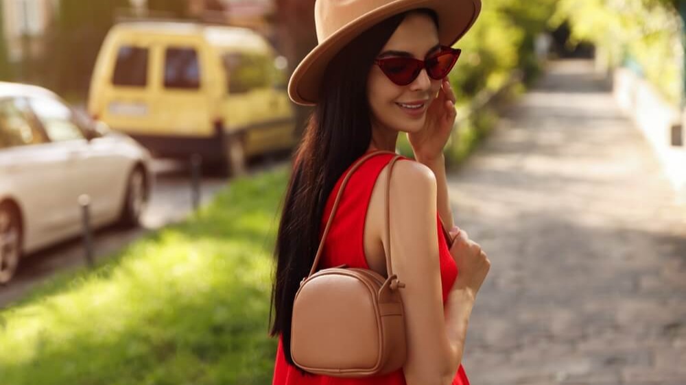 10 Items Every Woman Should Carry In Her Purse Evie Magazine