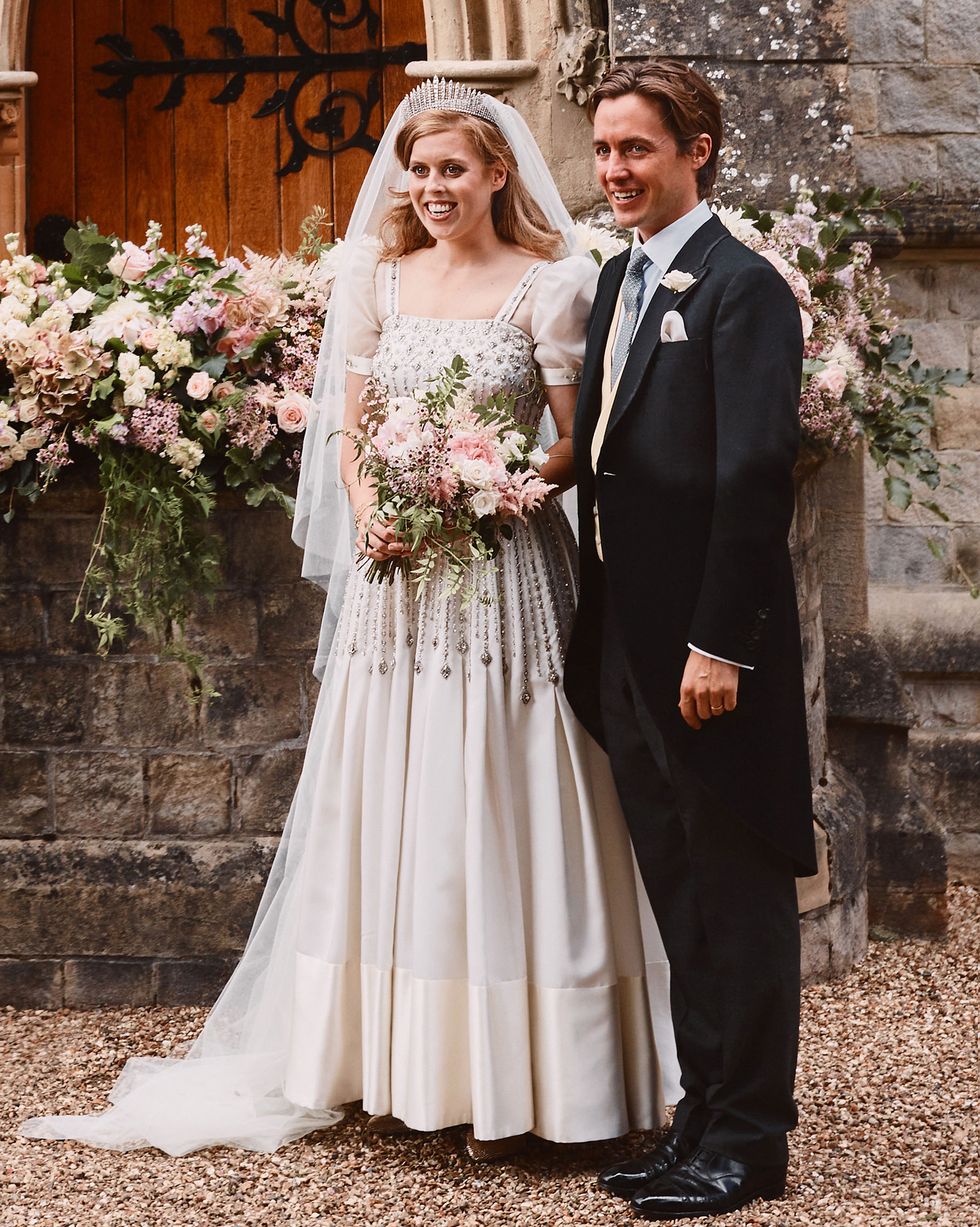 Princess Beatrice Borrowed Her Wedding Dress From The Queen And We 