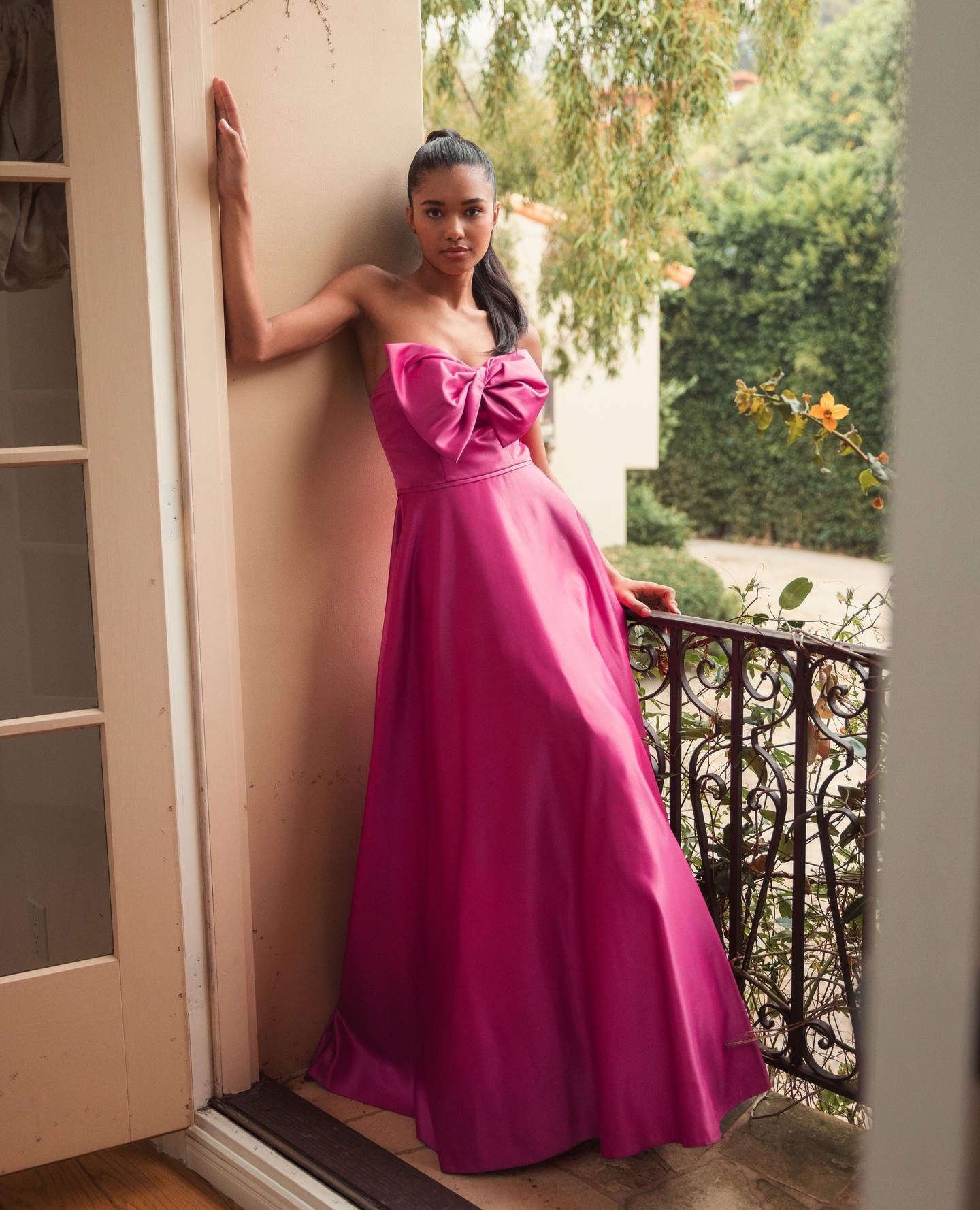 proper dress for black tie event