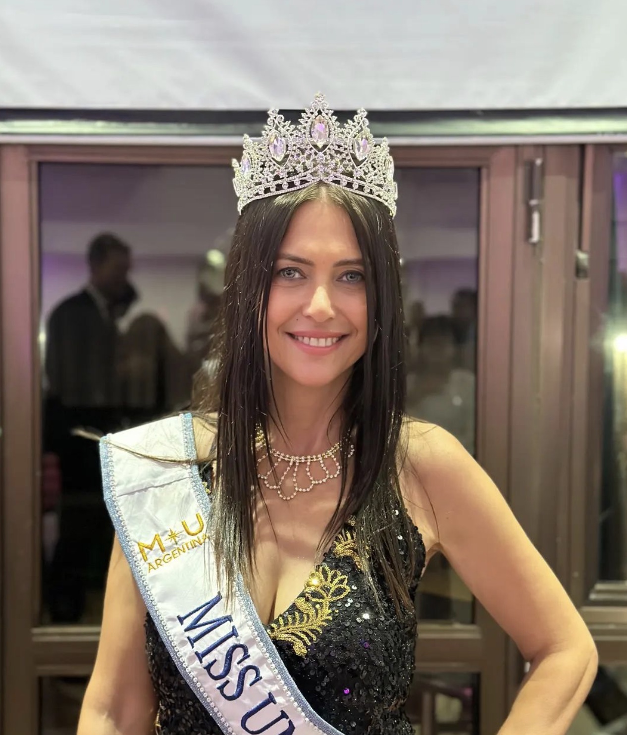 a-stunning-60-year-old-woman-wins-miss-universe-buenos-aires-2024