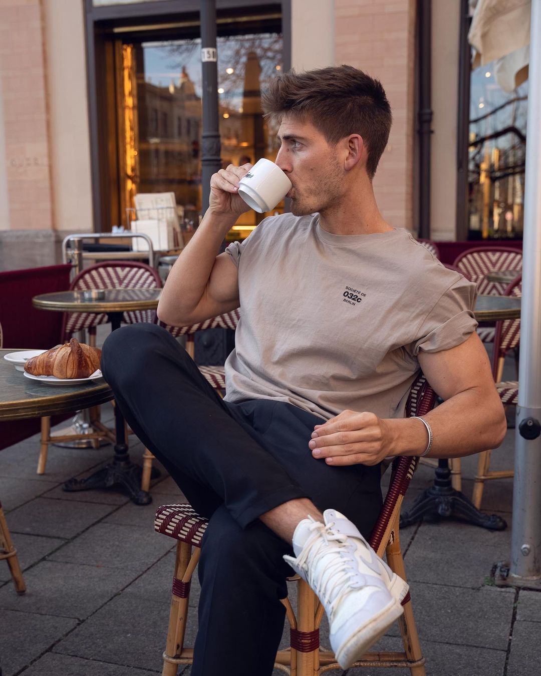 The 10 Hottest Outfits A Guy Can Wear In The Summer | Evie Magazine