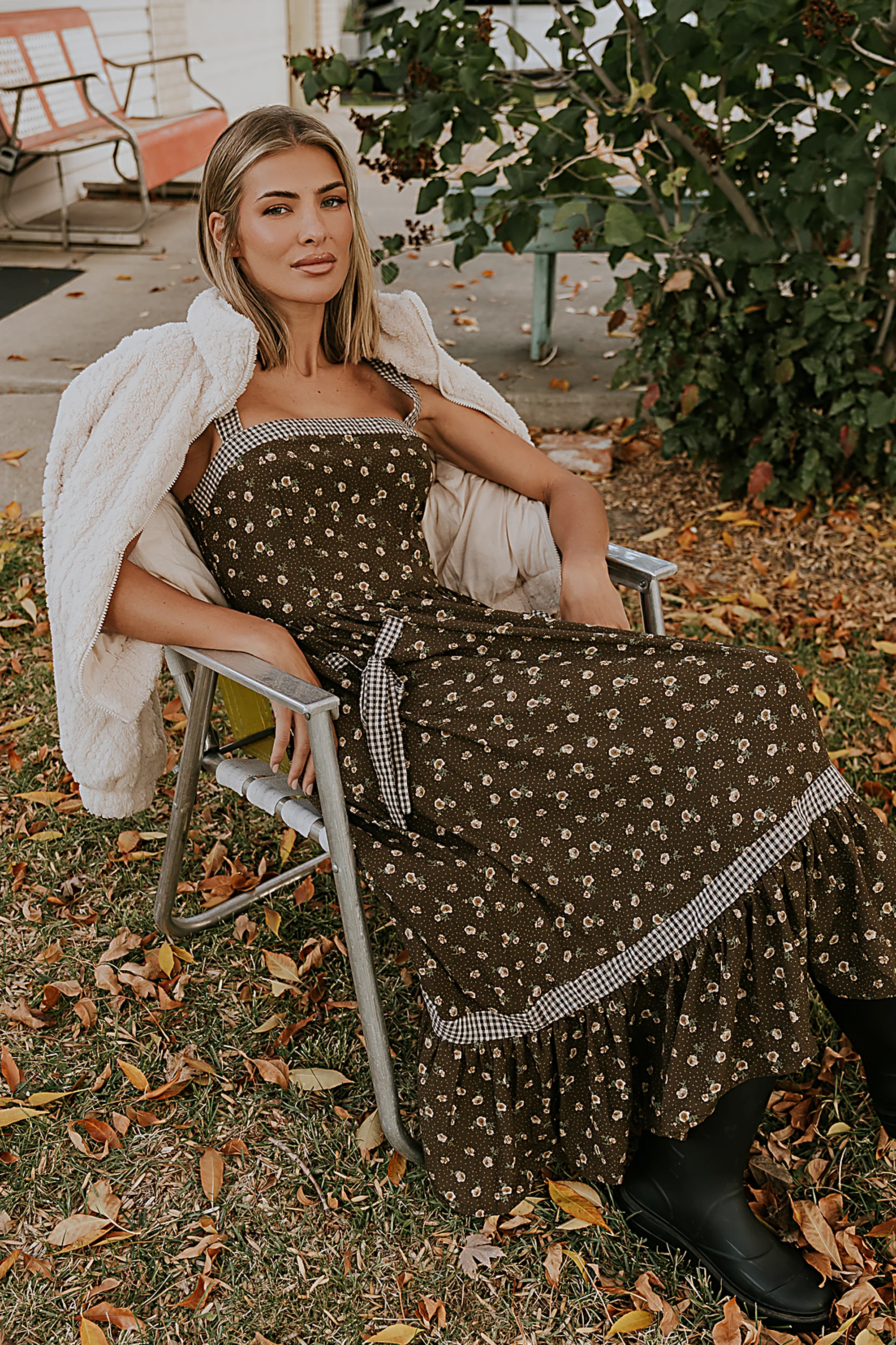 floral knitted dress GOLDEN DAISY KNIT DRESS WITH HANDMADE EMBROIDERY | CULT MIA
