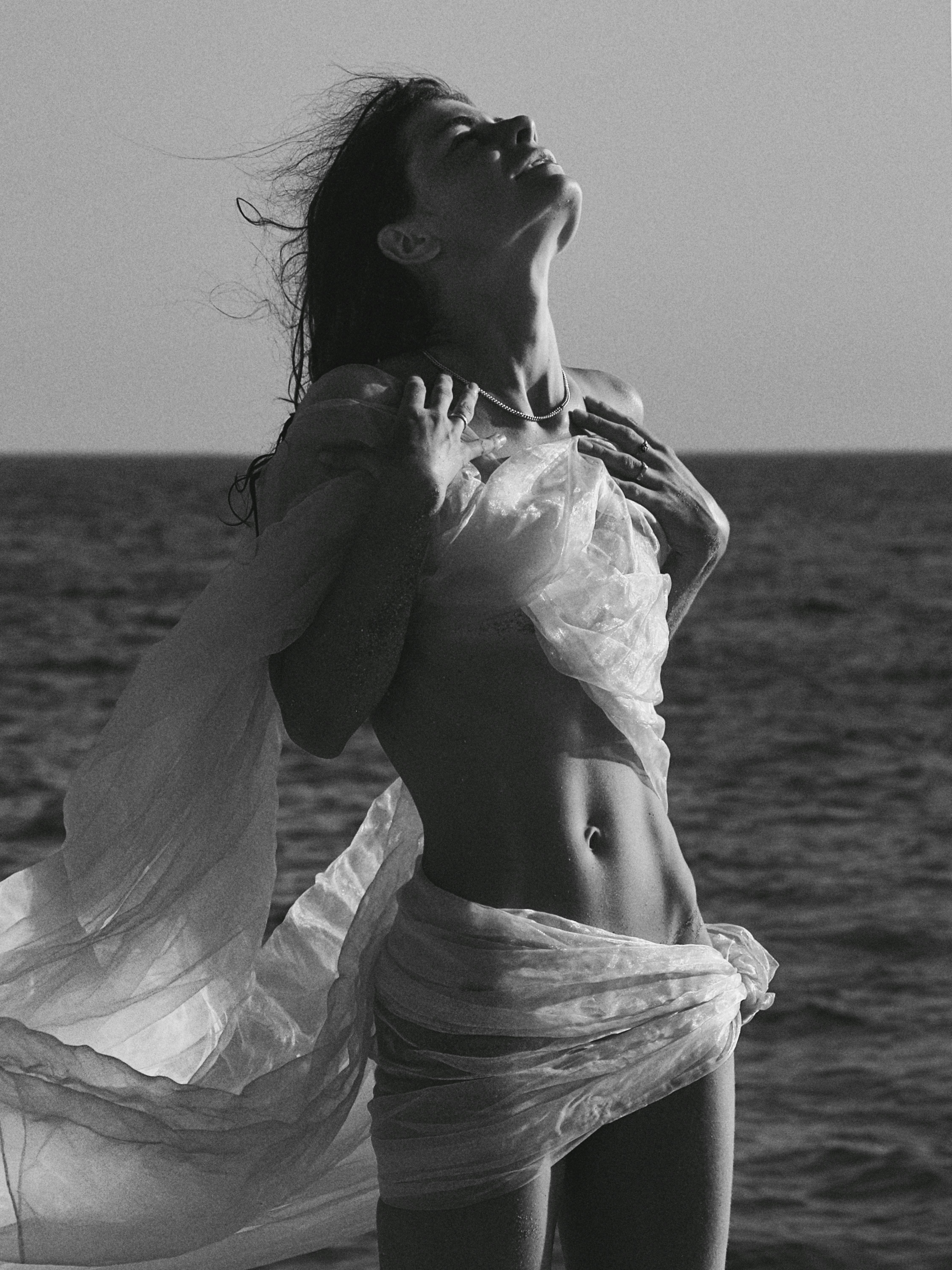 Wanting Love Before Sex Has Become So Rare, They're Labeling It "Lover Girl Energy"