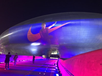 NIKE - 미친존재감